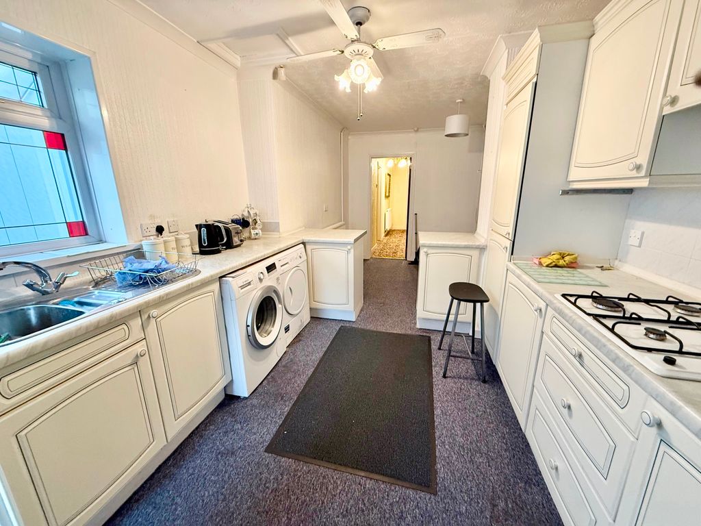 Property photo 3 of 23