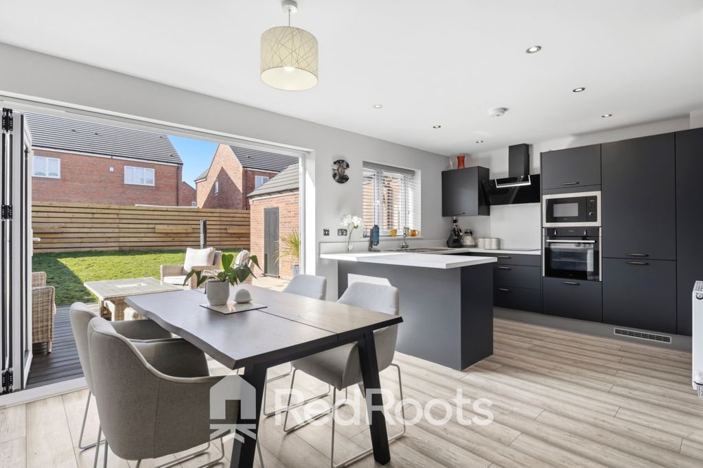 Property photo 1 of 25 4993641