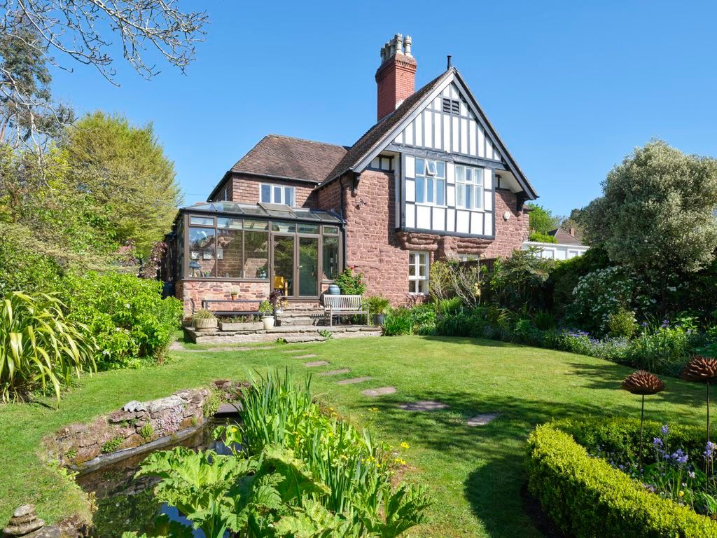 Property photo 1 of 17 External