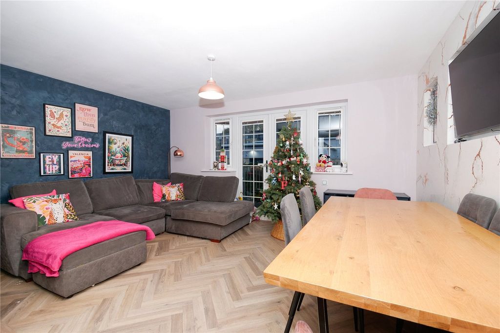 Property photo 2 of 17 Picture No. 05