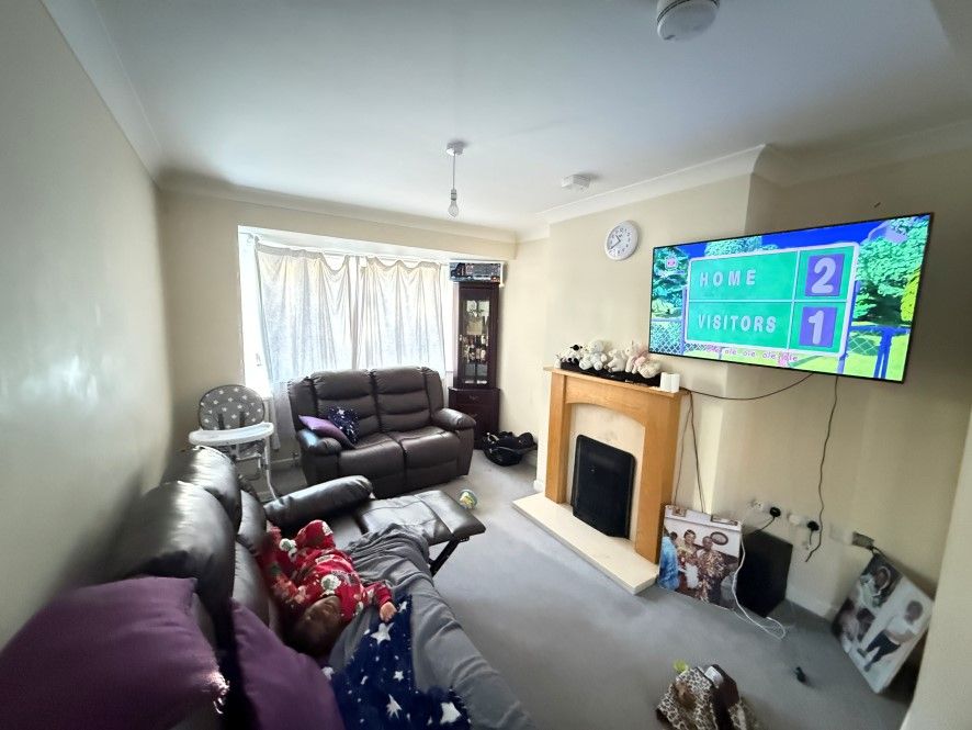 Property photo 2 of 11