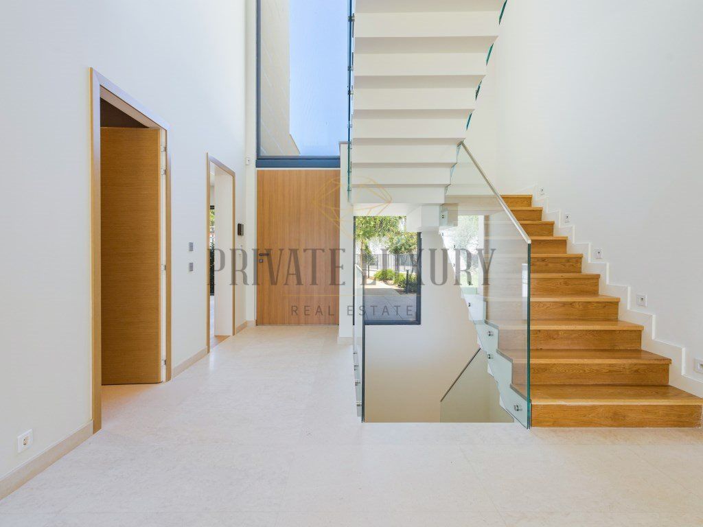 Property photo 3 of 27