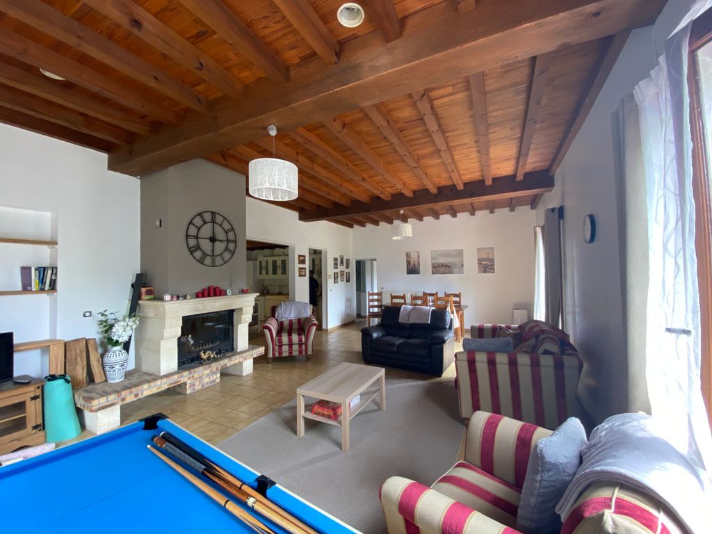 Property photo 3 of 11