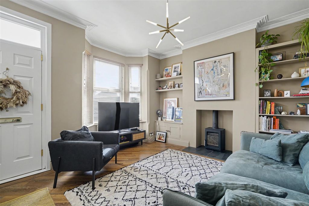 Property photo 2 of 21 Lounge 1_1.Jpeg