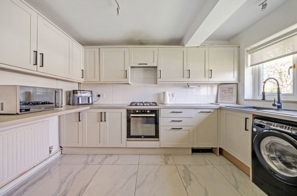 Property photo 3 of 13 1449224-3-69E8A75...