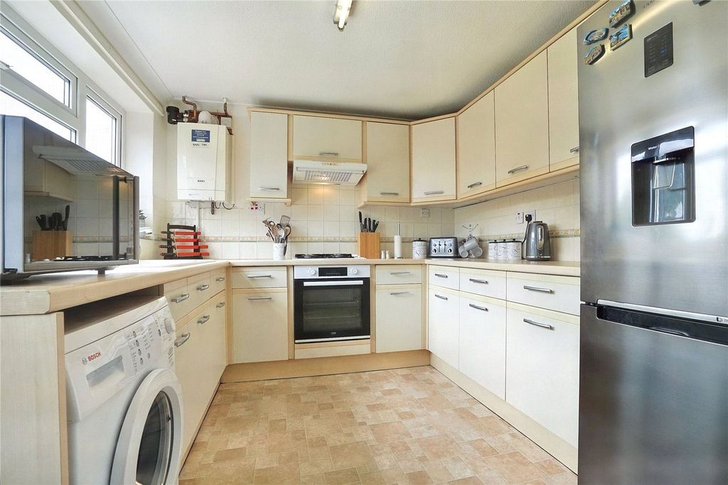 Property photo 3 of 8 Picture No. 10