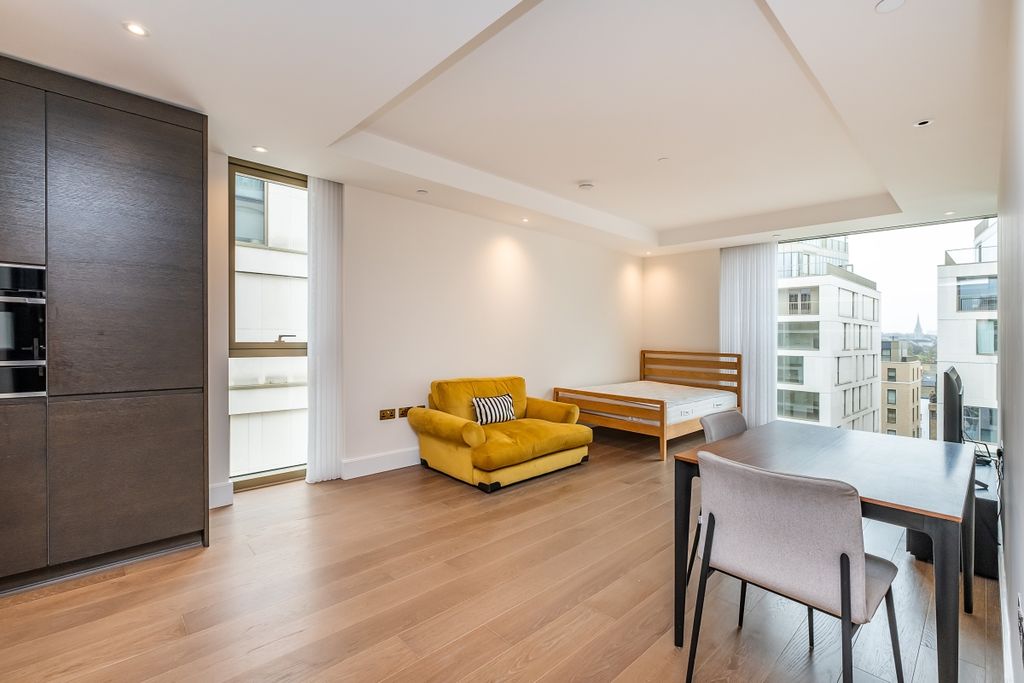 Property photo 1 of 12 Living Room