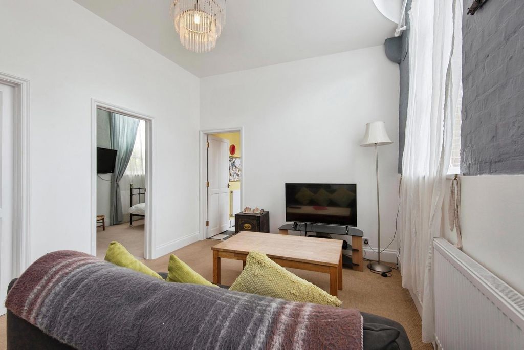 Property photo 3 of 18 Pbox-Img.Jpg