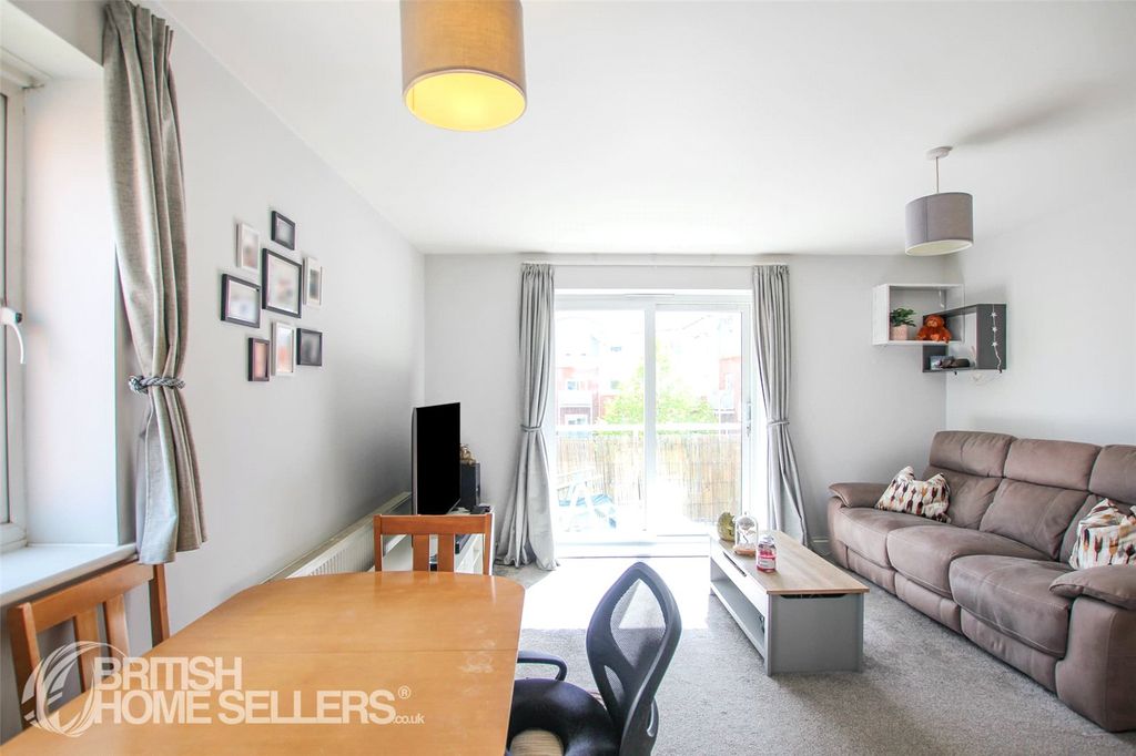 Property photo 3 of 12 Picture No. 05