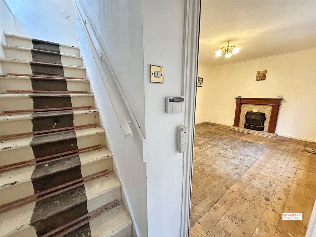 Property photo 2 of 14 Picture No. 10