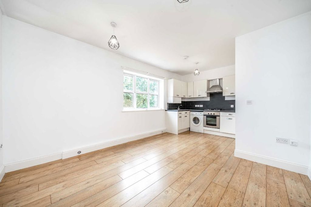 Property photo 2 of 5