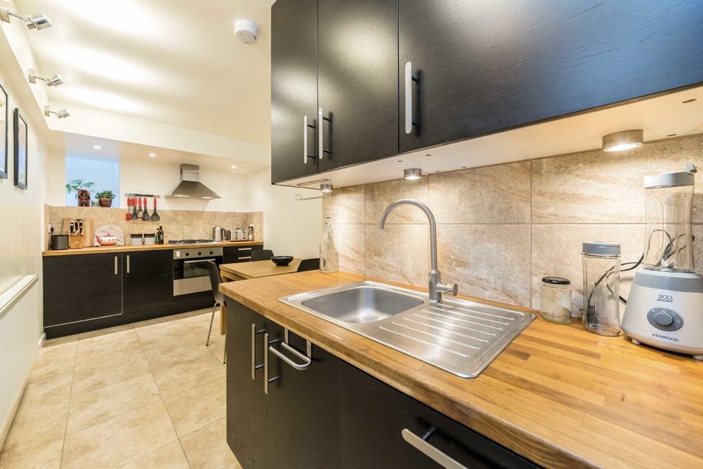 Property photo 3 of 4