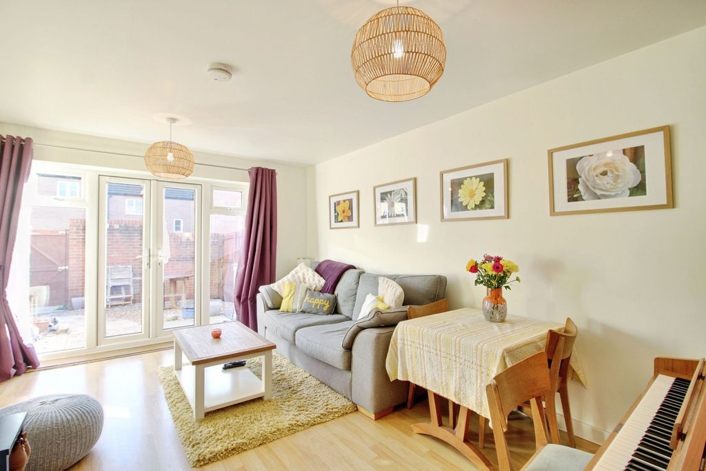 Property photo 2 of 14