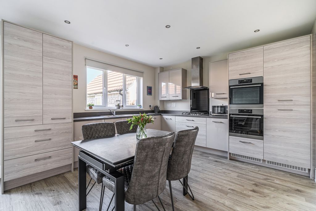 Property photo 2 of 19 1363440-13-68E3900702502