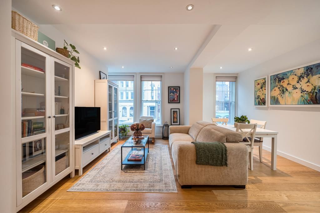 Property photo 1 of 18 Living Area