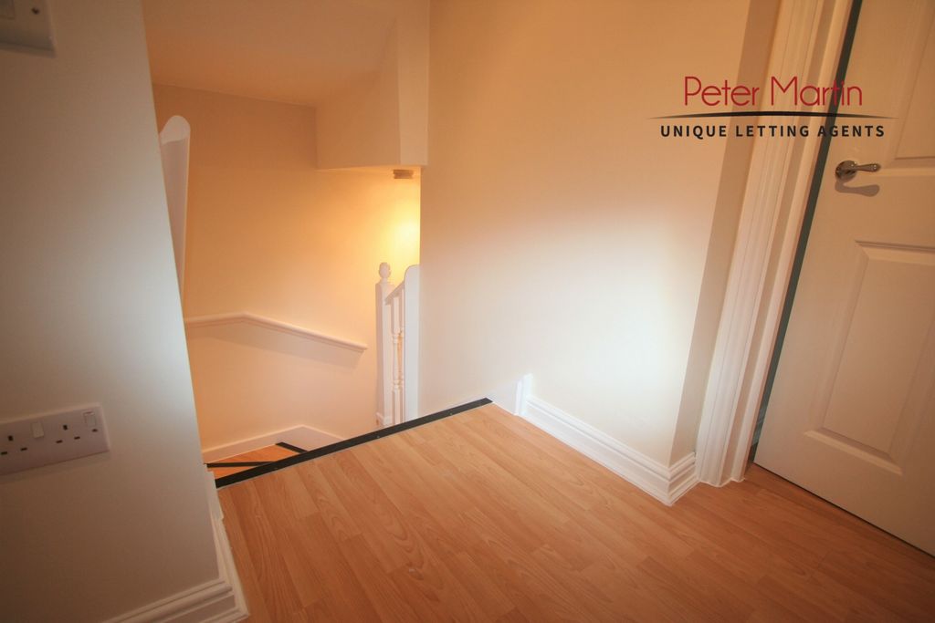 Property photo 3 of 9 Photo 7
