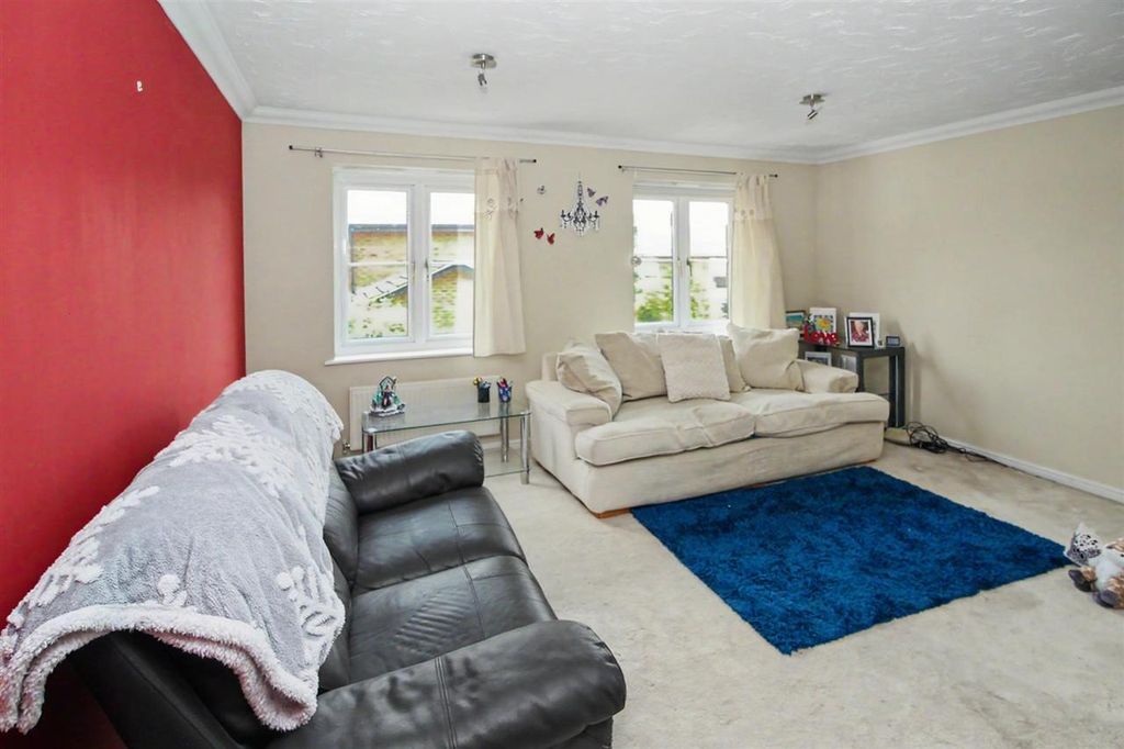 Property photo 2 of 12
