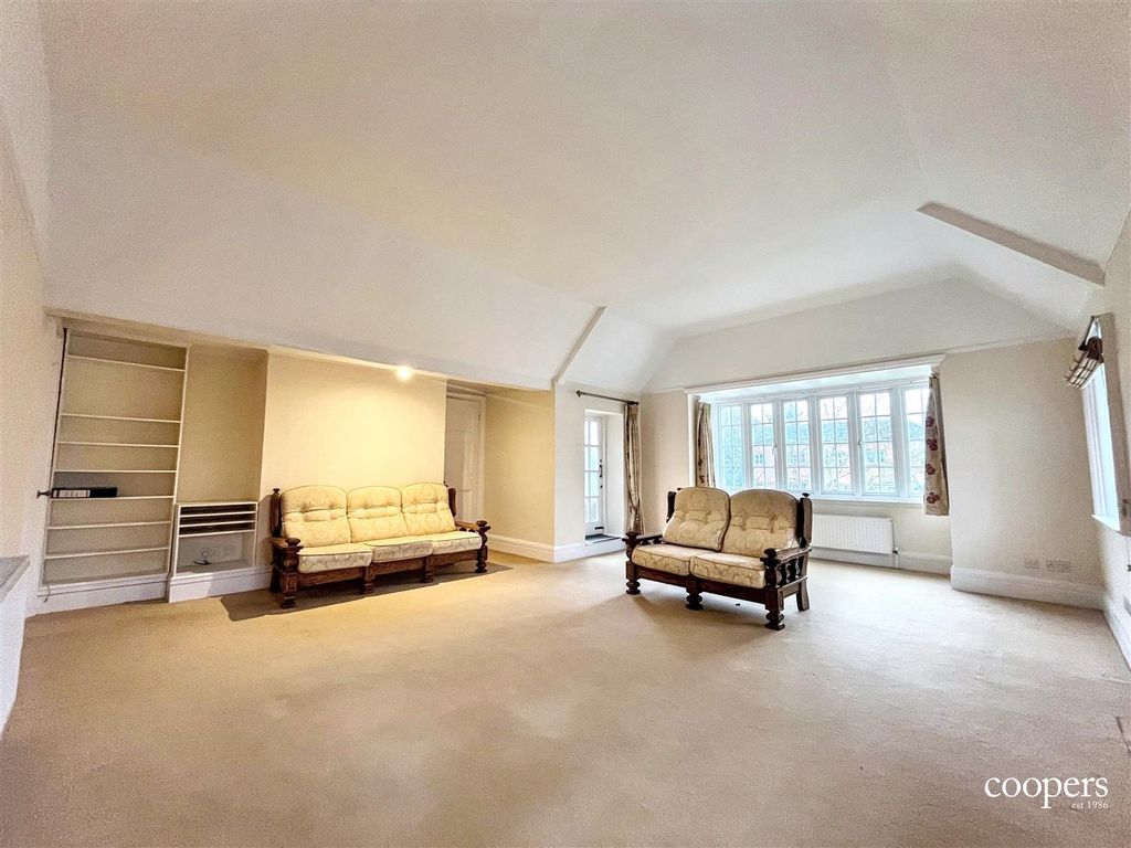 Property photo 2 of 9 Lounge 2 (2).Jpg