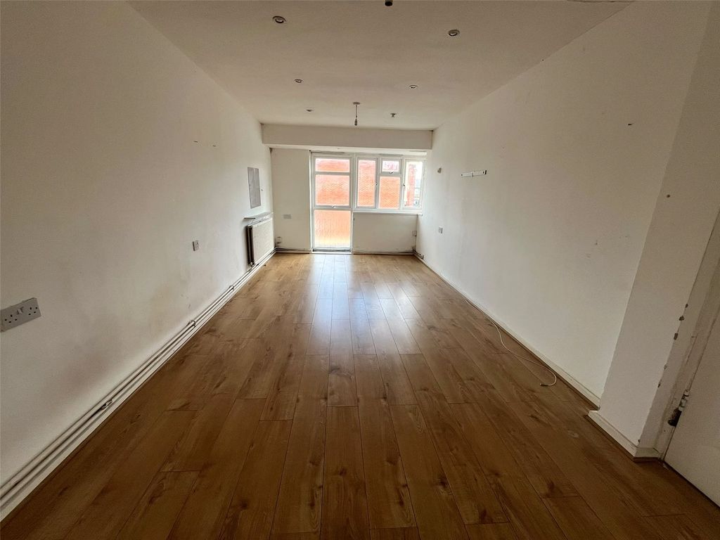 Property photo 2 of 7 Picture No. 08