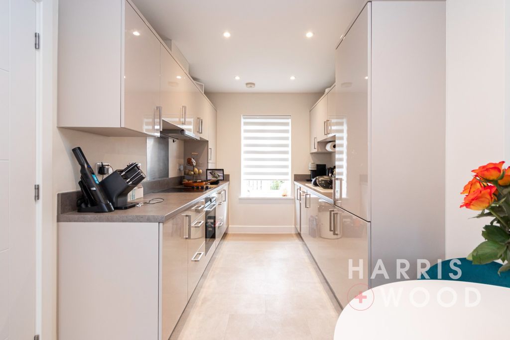 Property photo 3 of 13 4046243