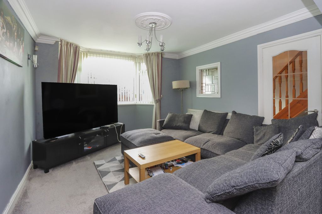 Property photo 2 of 20 Living Room