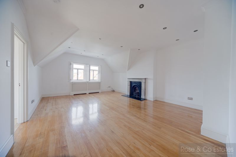 Property photo 1 of 7 Photo 6
