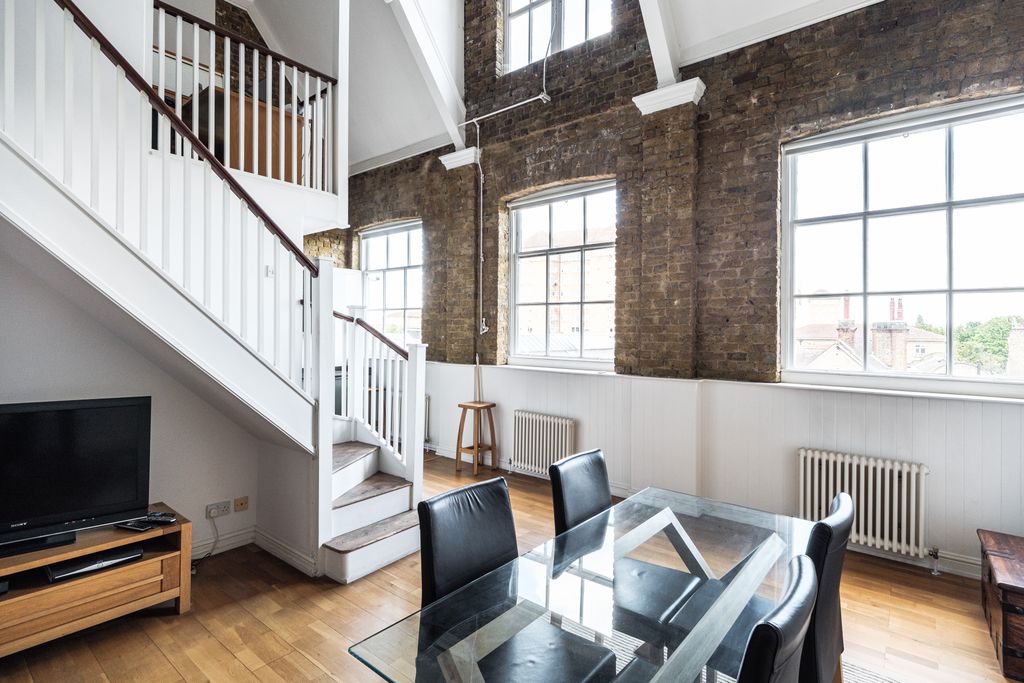 Property photo 1 of 17 40-10-Priory-Grove-18.Jpg