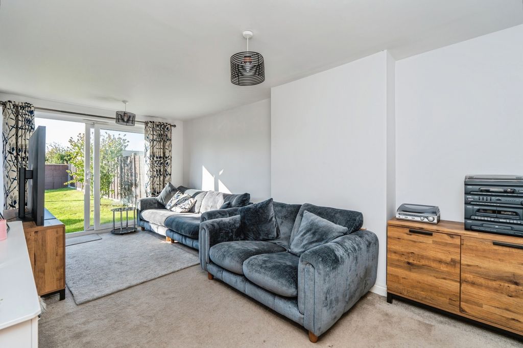 Property photo 2 of 17 Photo