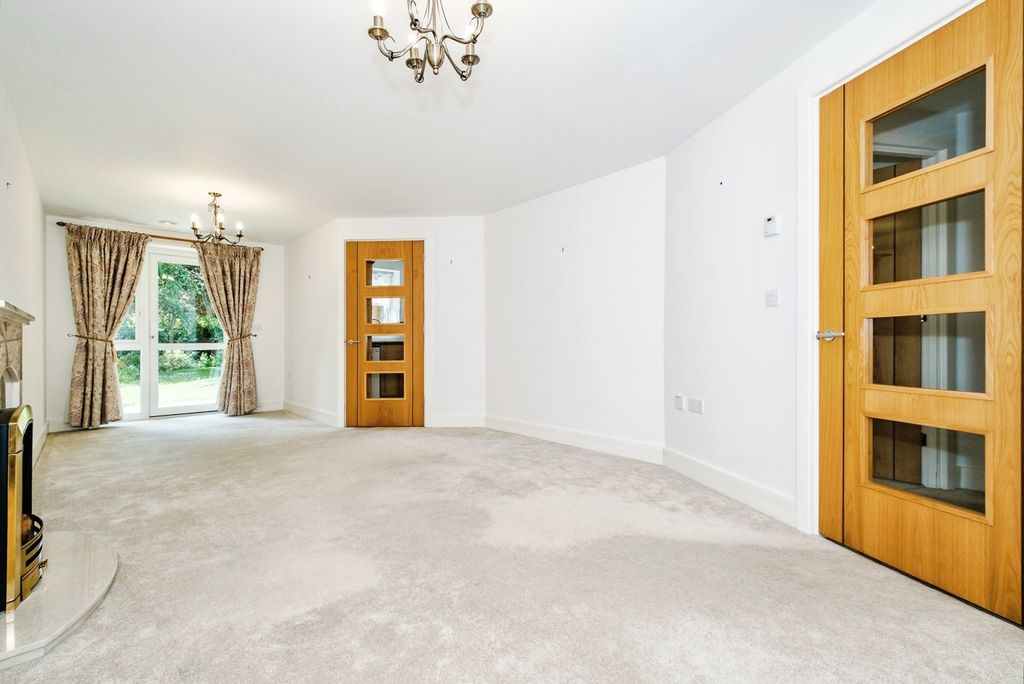 Property photo 2 of 40 Pbox-Img.Jpg