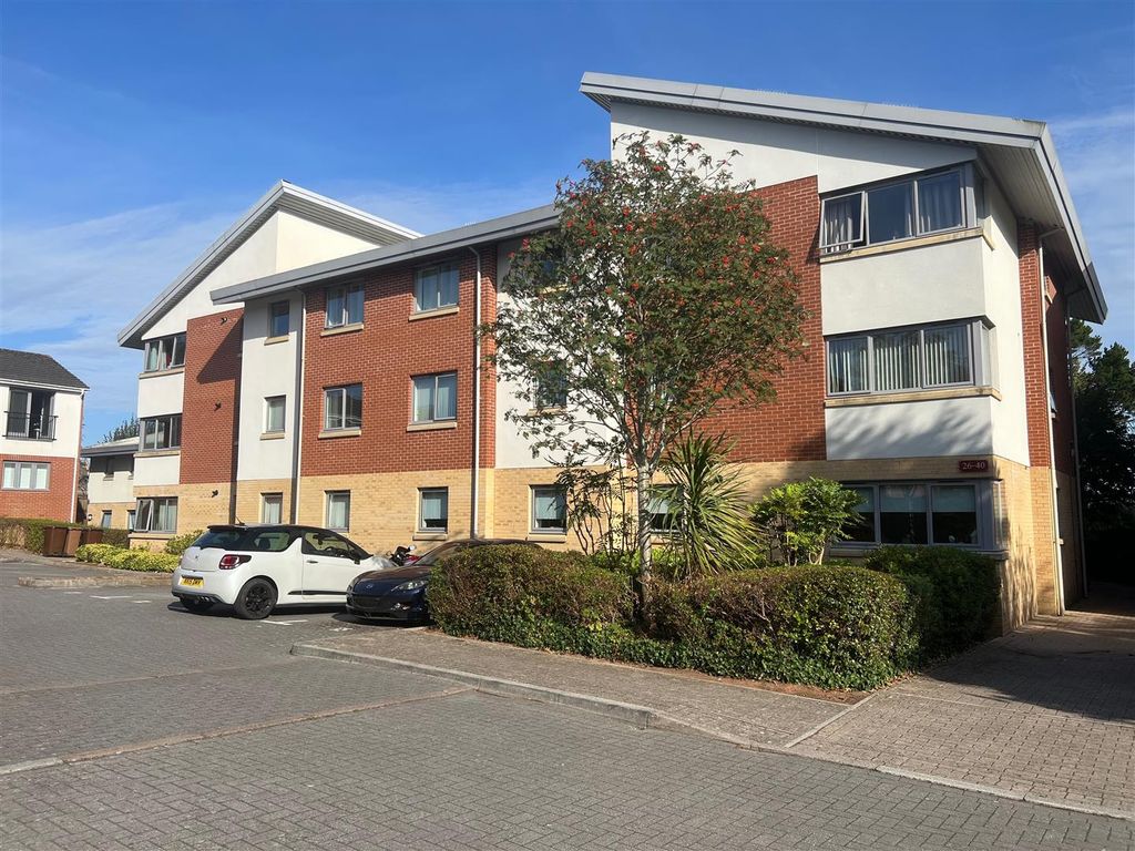 Property photo 1 of 13 Acorn Gardens, Plympton, Plymouth Pl7 4Nj