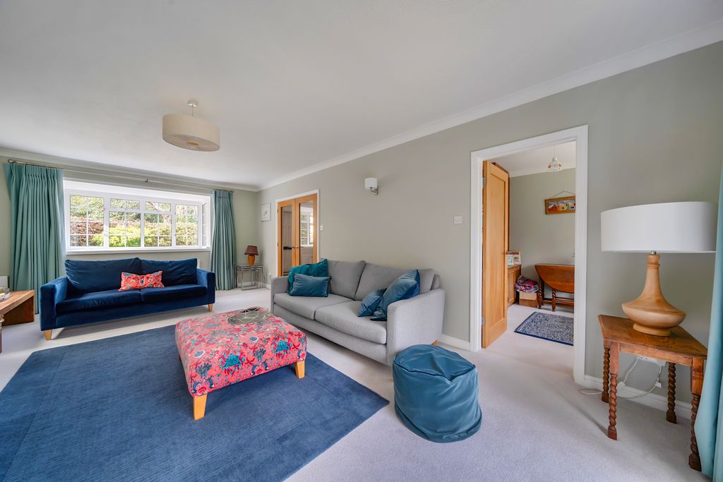 Property photo 2 of 28 Sitting Room