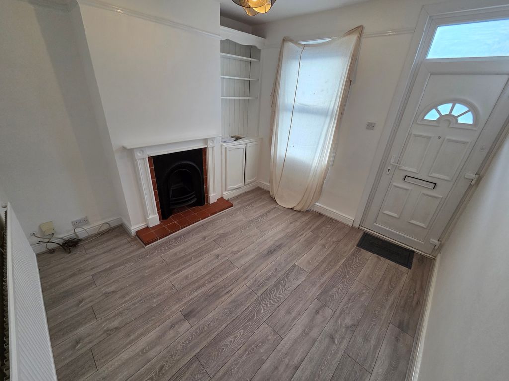 Property photo 2 of 12 Image