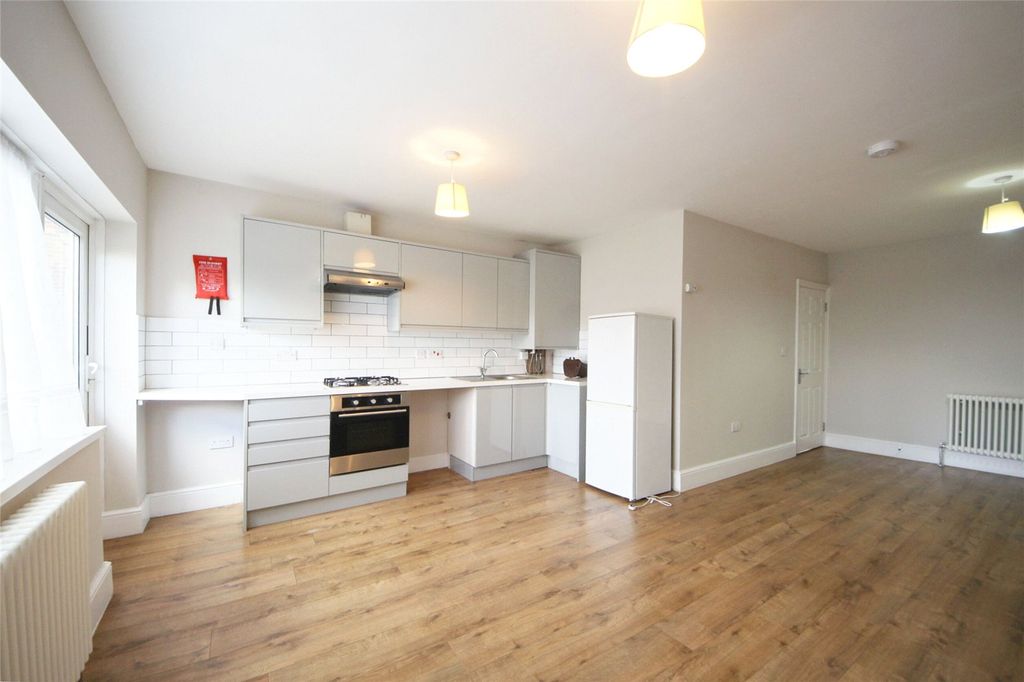 Property photo 2 of 19 Picture No. 08