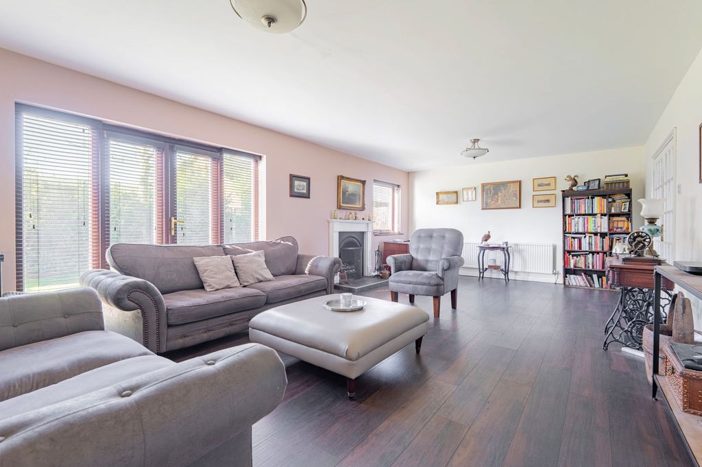 Property photo 2 of 18