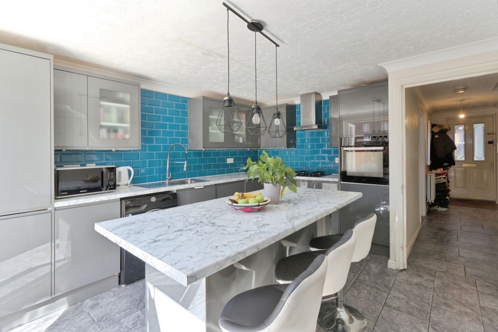 Property photo 2 of 26 Pbox-Img.Jpg