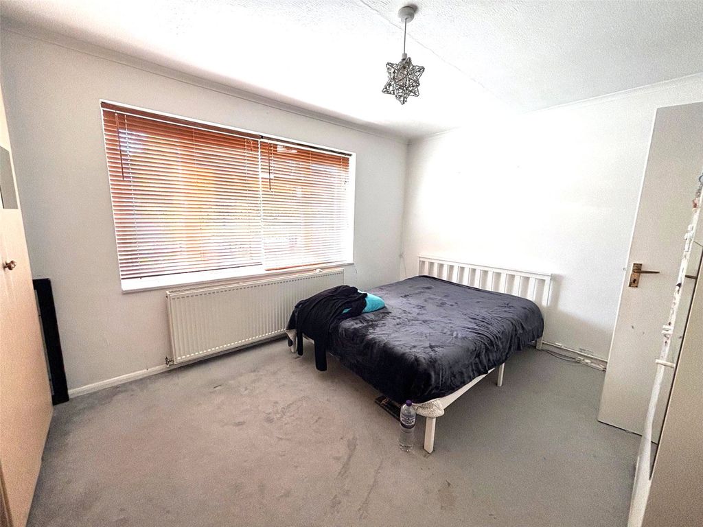 Property photo 3 of 10 Bedroom