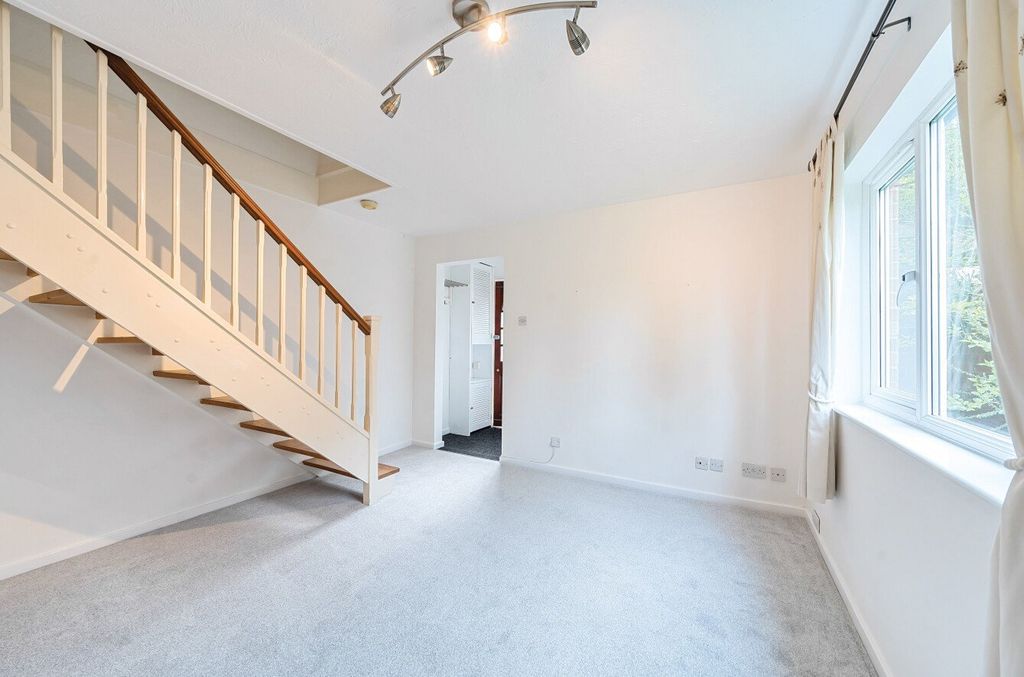 Property photo 3 of 11 Picture No. 24