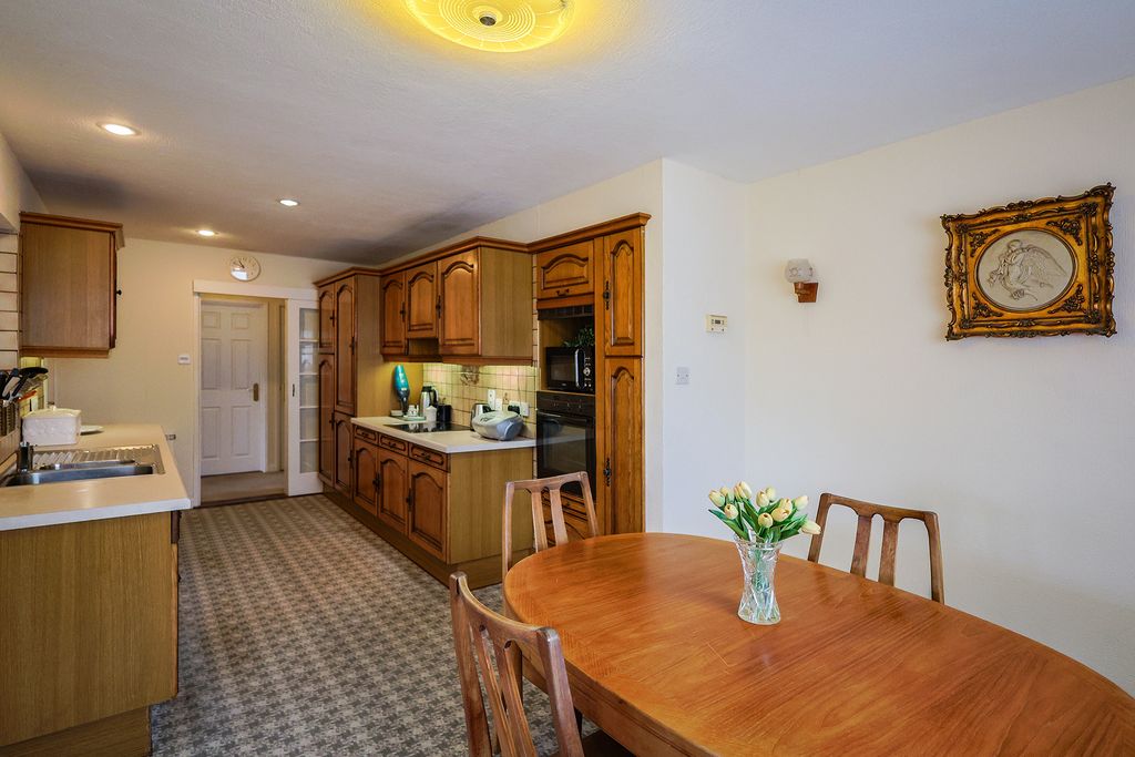 Property photo 3 of 22 Photo 2