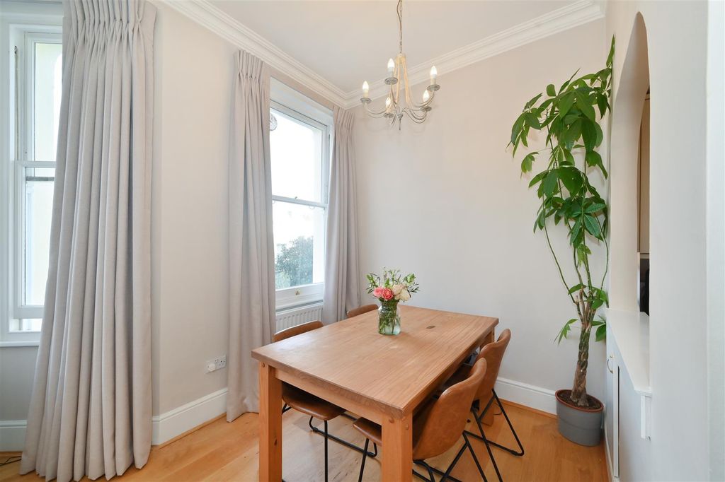 Property photo 2 of 14 28-Gordon-Place (4).Jpg