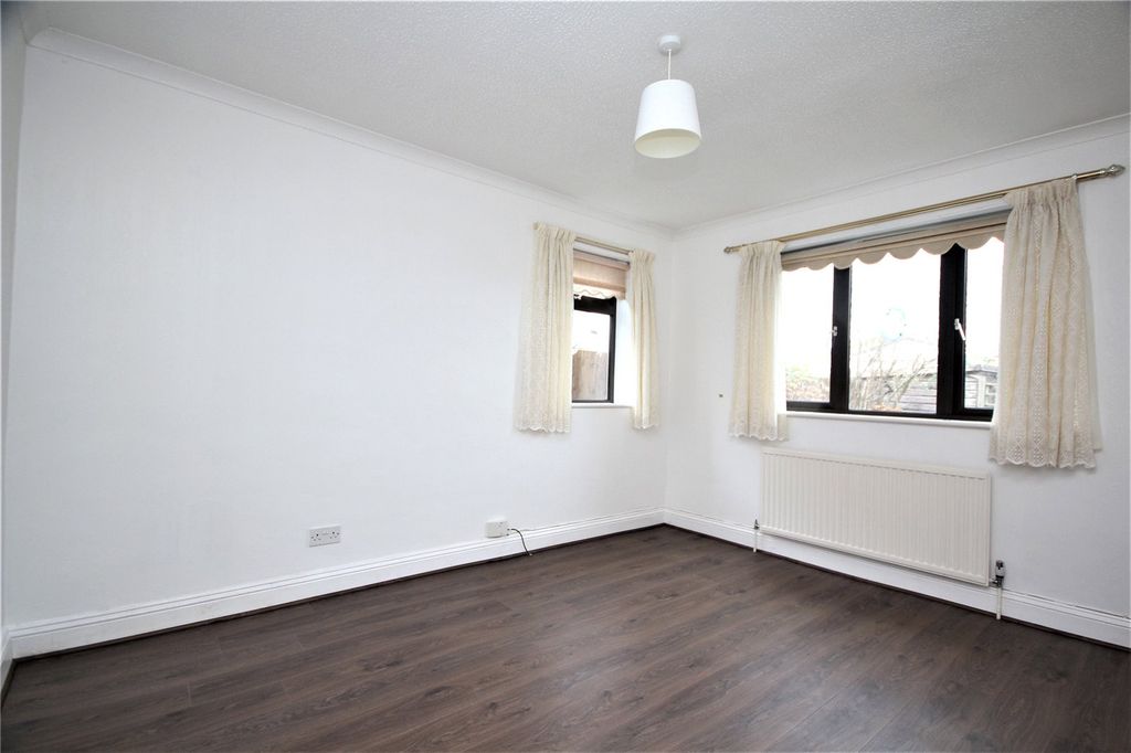 Property photo 3 of 11 Bedroom 1