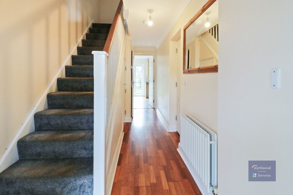 Property photo 2 of 27