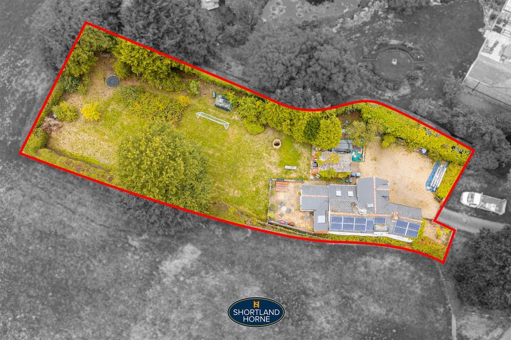 Property photo 2 of 47 Gillanoutline.Png