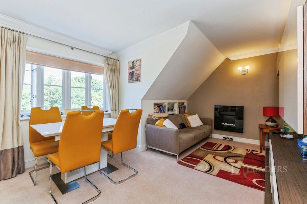Property photo 3 of 16 Pbox-Img.Jpg