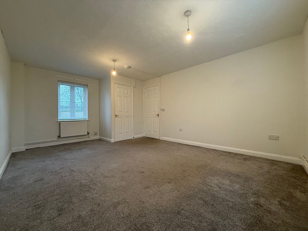 Property photo 2 of 10 Lounge