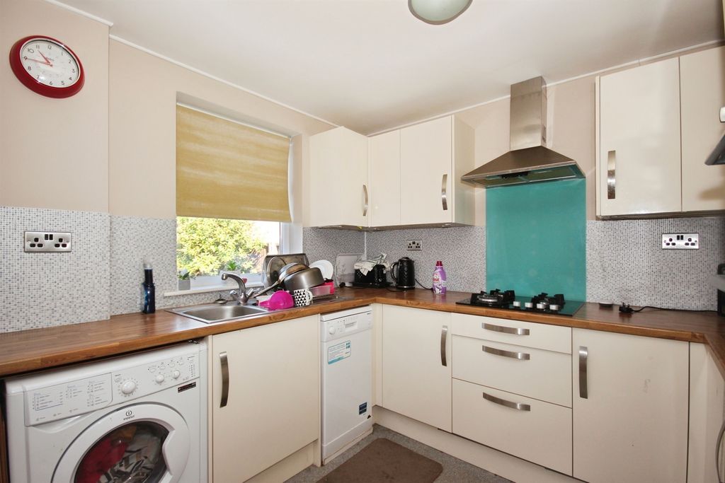 Property photo 3 of 12