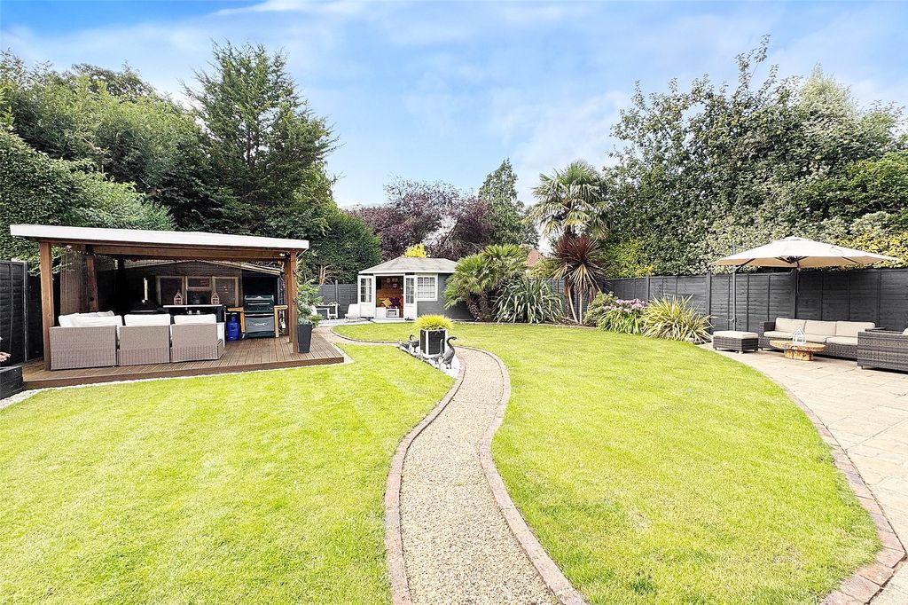 Property photo 2 of 31 Picture No. 25