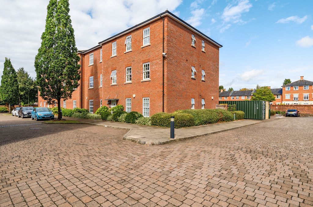 Property photo 1 of 14 1516716-12-6Aa015...