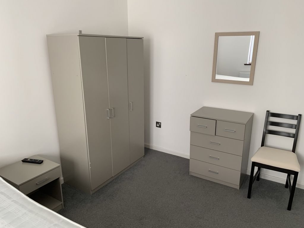 Property photo 1 of 3 Room