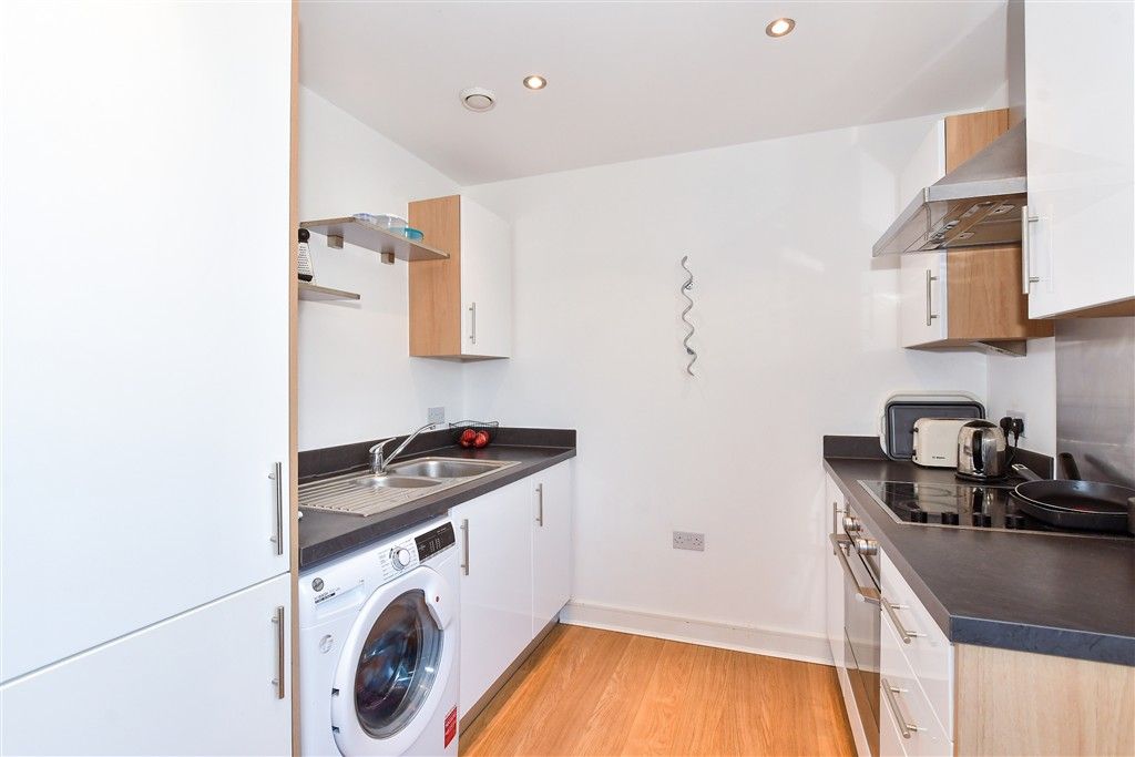 Property photo 3 of 9 Kitchen