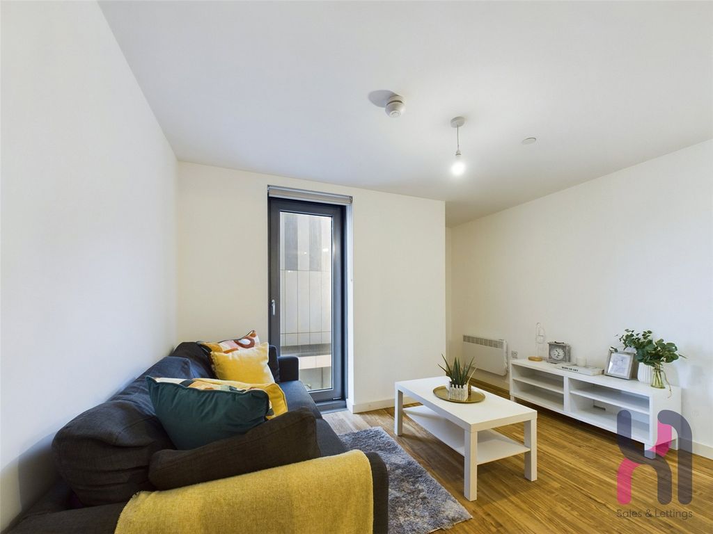 Property photo 3 of 12 Picture No. 06